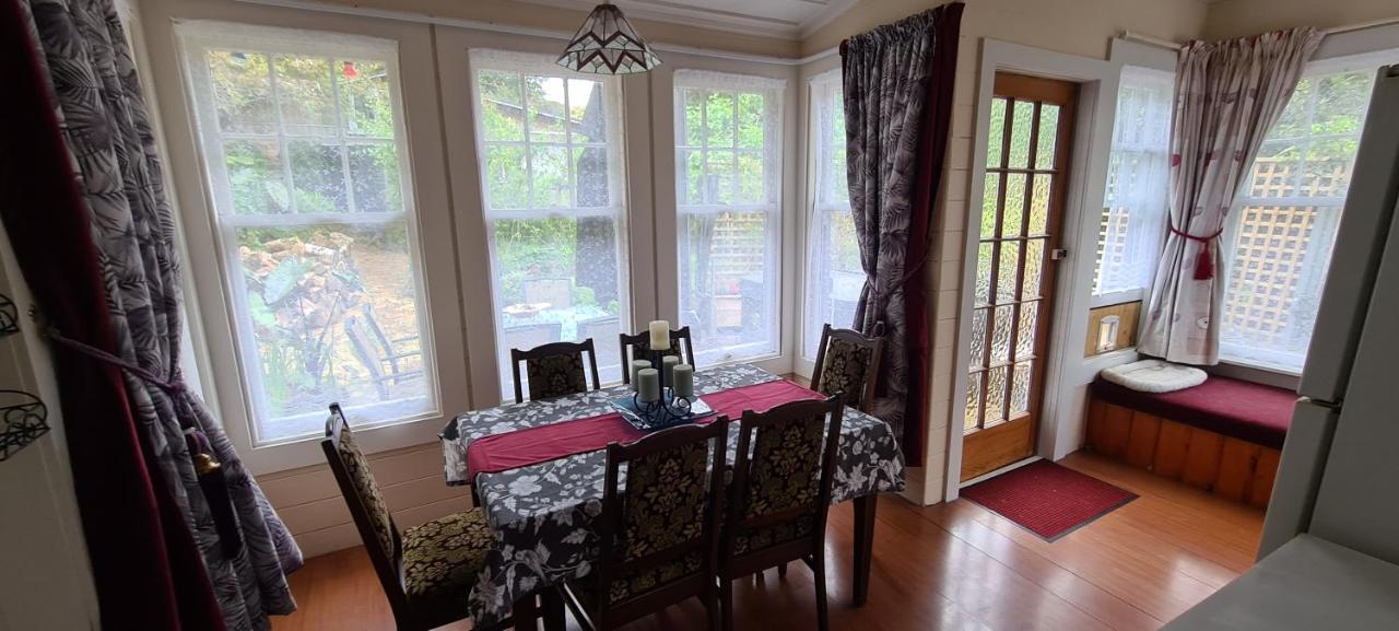 オークランド Dovecote House Bed & Breakfast エクステリア 写真
