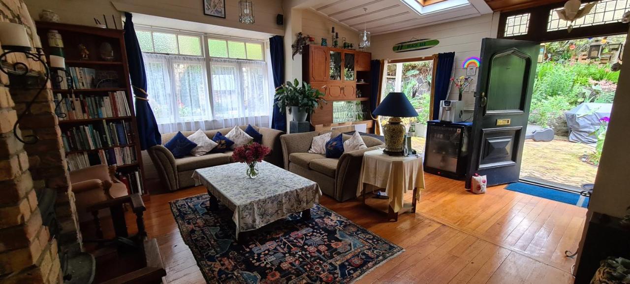 オークランド Dovecote House Bed & Breakfast エクステリア 写真