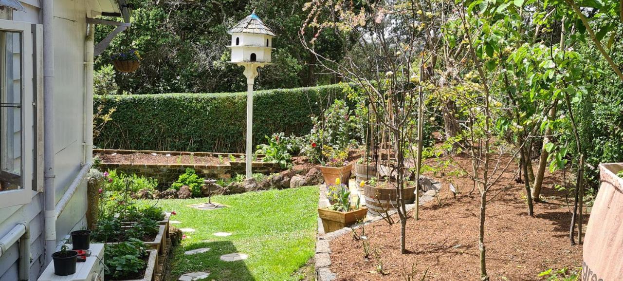オークランド Dovecote House Bed & Breakfast エクステリア 写真