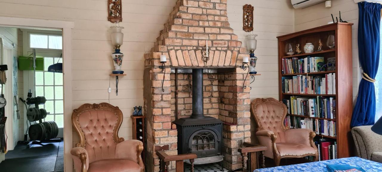 オークランド Dovecote House Bed & Breakfast エクステリア 写真