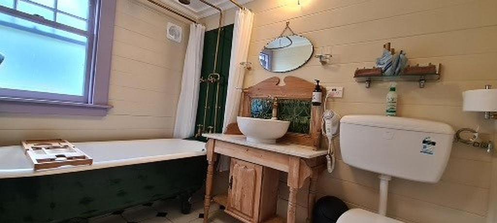 オークランド Dovecote House Bed & Breakfast エクステリア 写真