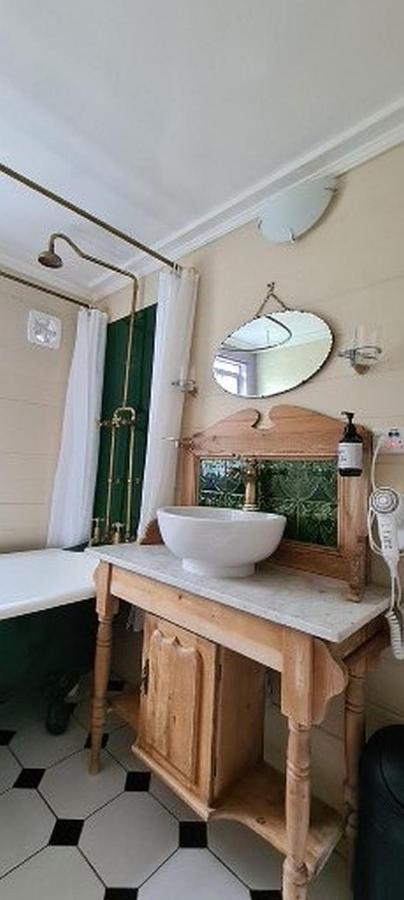 オークランド Dovecote House Bed & Breakfast エクステリア 写真