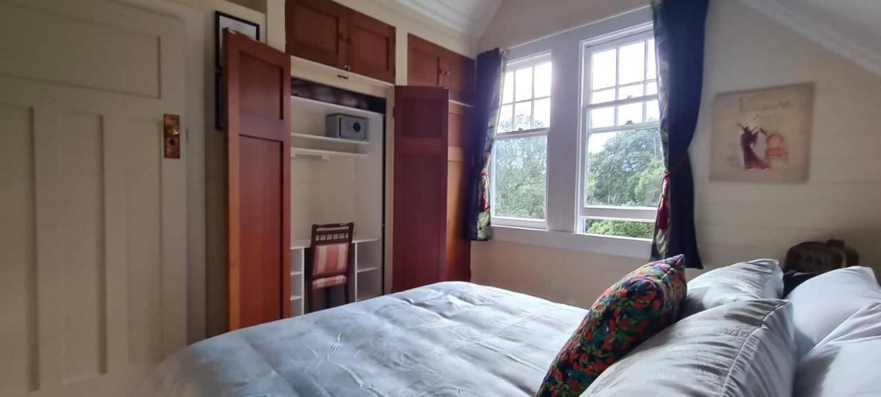 オークランド Dovecote House Bed & Breakfast エクステリア 写真